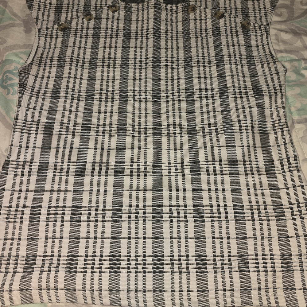 Ann Taylor Black and White Knit Top